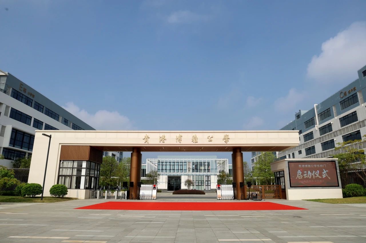 广西壮族自治区贵港贵港市博雅公学高级中学曲美伸缩门